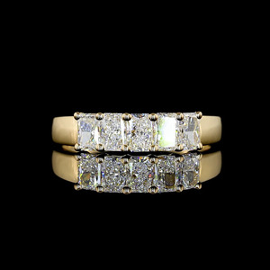 Anillo de Boda Minimalista con Cinco Piedras de Corte Radiante Cultivadas en Laboratorio en Oro de 10K/14K/18K y Chapado en Rodio - Product Image 1
