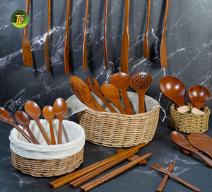 Lot de baguettes et cuillères en bois écologiques pour cuisine commerciale et restauration – Vente directe - Product Image 1