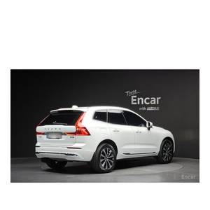 Volvo XC60 B5 Ultimate 2023 con Cámara Trasera, Caja de Cambios Automática, Asientos de Cuero, Volante a la Izquierda - 27,398 km, Color Brillante - Product Image 2