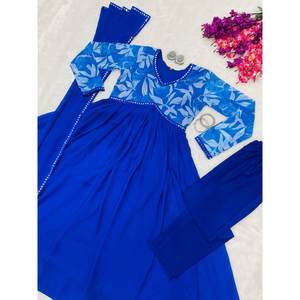 DISEÑADOR GEORGETTE BORDADO INFERIOR DE VESTIDO IMPRESO DIGITAL CON DUPATTA AZUL - Product Image 2