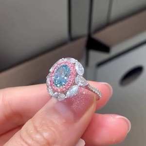 Anillo de Oro Amarillo de 14K con Doble Halo y Diamante Marquise Rosa, Corte Ovalado, Amarillo Fantasía, 1.50ct, Cultivado en Laboratorio, Certificado IGI, VS+ - Product Image 3
