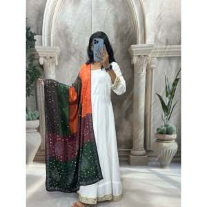 Vestido Anarkali de Diseñador Kavya Fab con Pantalón y Dupatta para Fiestas, Cintura Imperio, Corte en A, Tela de Chifón Ecológica, Color en Contraste - Product Image 4