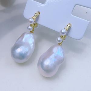 ต่างหูเงินแท้สไตล์ฝรั่งเศสย้อนยุค ดีไซน์หรูหรา รูปทรงตัว C ประดับมุกน้ำจืดหลากสีสัน ดีไซน์ทันสมัย - Product Image 4