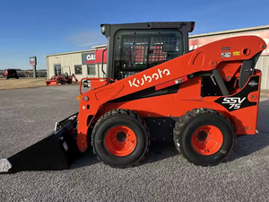 NUEVA Cargadora Compacta Kubota SSV75 con Ruedas y Cucharón Frontal para Trabajo Agrícola, Construcción y Manejo de Materiales - Product Image 5