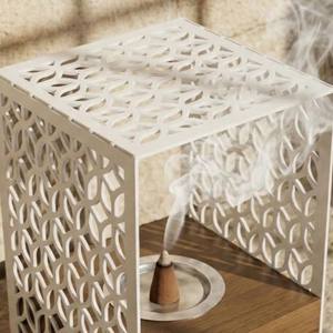 Quemador de incienso moderno de metal con diseño de corte láser y base de madera, soporte para Bakhoor con patrón geométrico para decoración del hogar en el Golfo, Ramadán y Eid. - Product Image 6