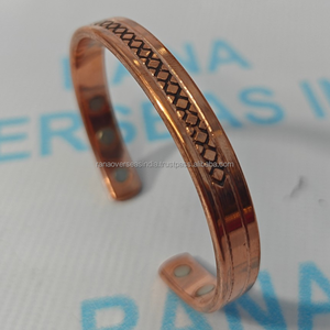 Pulsera de Cobre de Terapia Magnética Moderna, Acabado de Precisión, Metal de Alta Pureza para Alivio del Dolor, Salud de las Articulaciones y del Túnel Carpiano - Product Image 4