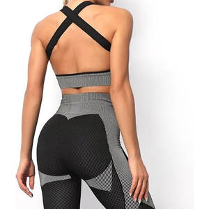 Ensemble de tenue de sport sans couture pour femmes, 3 pièces, vêtements de yoga, survêtement avec leggings et soutien-gorge de sport extensible pour la remise en forme - Product Image 2