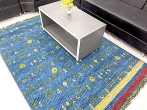 Tapis de salon Kilim rectangulaire bleu en laine noué à la main, avec envers antidérapant en laine, poils épais de densité moyenne, écologique - Product Image 4
