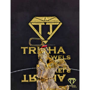 Colgante de Mono Chapado en Oro de Alta Gama, Totalmente Cubierto de Diamantes VVS Cultivados en Laboratorio en Plata de Ley, Joyería de Trisha Jewels - Product Image 4