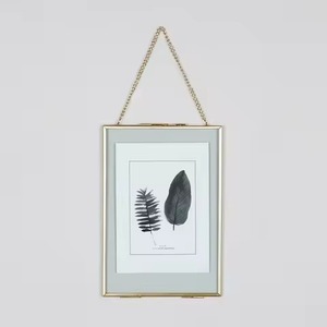 Cadre photo en métal et verre au design élégant, cadre décoratif, porte-photo élégant, accessoire de décoration pour la maison et le salon - Product Image 4