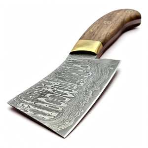 Hachoir à viande artisanal en acier Damas avec manche en bois de noyer et bolster en laiton - Product Image 4