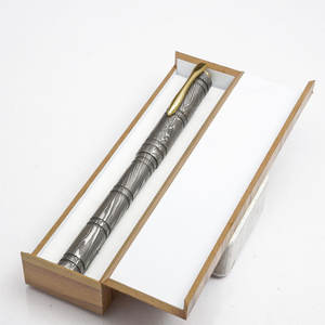 Bolígrafo de Acero de Damasco Premium, Papelería Ejecutiva de Alta Calidad para Entornos Corporativos - Product Image 4