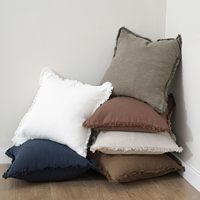 Housse de coussin carrée en lin épais brodée de fleurs, faite à la main avec franges, de luxe, style Euro Sham, avec pompons, certifiée OEKO-TEX, pour hôtel