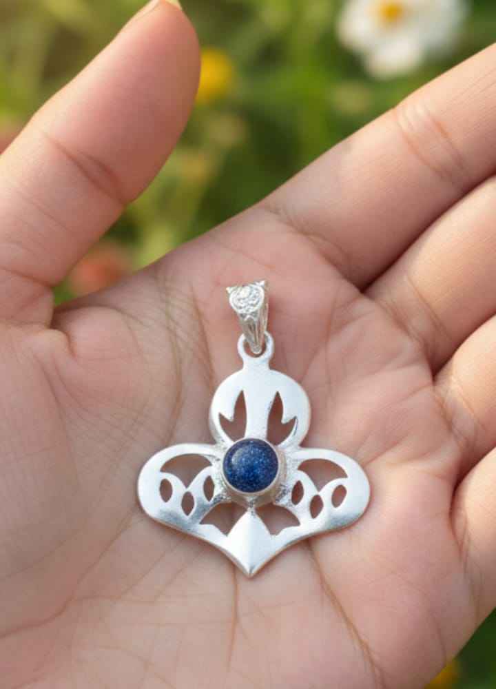 สีน้ำเงินเที่ยงคืน