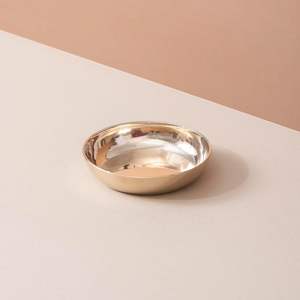 Juego de Vajilla de Latón de 40 Piezas |   6 platos (10.5" Thali), 12 tazones, 6 vasos, 6 platos para postres, 6 cucharas, 2 tazones para servir con 2 cucharas - Product Image 6