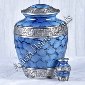Sofisticada urna de cremación de aluminio hecha a mano con recuerdo estético moderno de Axiom Home Accents - Product Image 6
