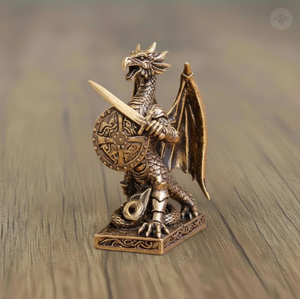 Réplique grandeur nature d'un armure de chevalier gothique en acier poli, avec sangles en cuir marron et un casque armet fermé, à prix de gros. - Product Image 6