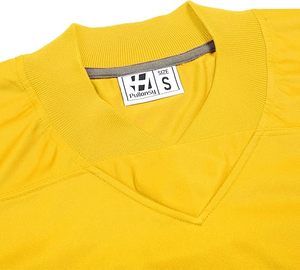 Camiseta Deportiva Amarilla de Manga Corta con Rayas Negras en las Mangas, Material de Poliéster, Diseño Ligero - Product Image 5