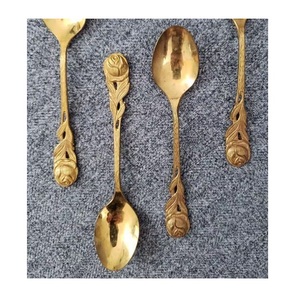 Juego de utensilios de acero inoxidable dorado de 4 piezas al por mayor, con mangos florales, apto para lavavajillas y duradero. - Product Image 6