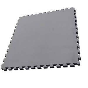 Tapis de karaté souples et légers en matériau amortissant, conçus pour une utilisation prolongée en entraînement. - Product Image 6