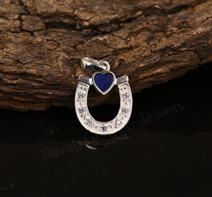 Pendentif unisexe en argent 925 avec serti en forme de cœur de 5 mm en lapis-lazuli, design fer à cheval, pavé de zirconiums cubiques, best-seller. - Product Image 2