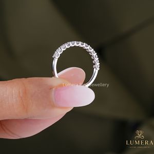 แหวนเพชรทรงรีแบบ Eternity Band เพชรเลี้ยงในห้องปฏิบัติการ แหวนแต่งงานแบบมินิมอล สำหรับเป็นของขวัญวันเกิด เครื่องประดับอัญมณีชั้นดี ของขวัญสำหรับเธอ - Product Image 6