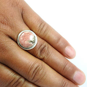 Anillo Encantador de Plata de Ley 925 con Rodocrosita Natural de Corte Redondo en Engaste de Bisel, Diseño Unisex, Estilo Bohemio - Product Image 4