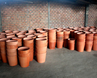 Pot Bunga & Tanaman Hijau Dekoratif Rumah & Taman Gaya Eropa Modern Ramah Lingkungan dari Terakota Berlapis untuk Dalam & Luar Ruangan Grosir