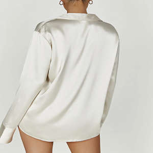 ชุดนอนผ้าซาตินแฟชั่นทันสมัยและสวมใส่สบาย ชุดนอนผ้าซาตินสองชิ้นสำหรับผู้หญิง - Product Image 4