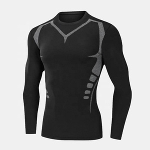 เสื้อรัดกล้ามเนื้อผู้ชายขายดี สำหรับ MMA ป้องกันรังสียูวี ระบายอากาศ แห้งเร็ว ผลิตจากผ้าสแปนเด็กซ์/โพลีเอสเตอร์ รับสกรีนโลโก้ ออกกำลังกาย ฟิตเนส UPF50 - Product Image 4