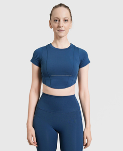 Top de Yoga para Mujer de Alta Calidad, Ajuste Ceñido, Color Sólido, 100% Poliéster, Transpirable, Ecológico, Resistente al Viento, Antiarrugas, con Estampado Digital y Cuello Redondo - Product Image 1