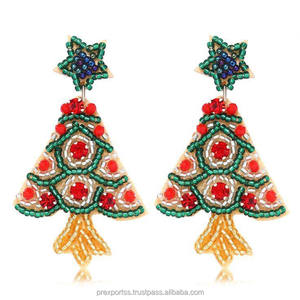 Boucles d'oreilles créoles unisexe faites main, style bohème, en perles de rocaille, motif ballon de football, pour fête, jour de match et occasions festives - Product Image 6