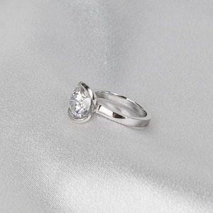 Anillo de Compromiso con Diamante Cultivado en Laboratorio de 3 Quilates, Color D, Claridad VVS2, Corte Redondo Brillante, Certificado IGI, Oro Blanco de 14k - Product Image 2