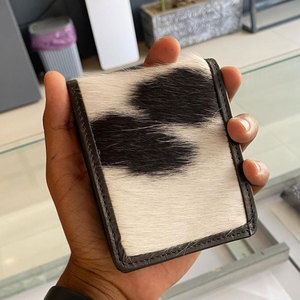 Portefeuille en cuir de vachette naturel pour homme, portefeuille en cuir à poils, portefeuille fin fait main, portefeuille bifold de haute qualité - Product Image 2