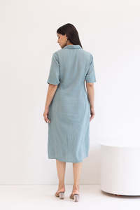 Robe chemise en coton bleu clair, longueur midi, manches courtes, boutons sur le devant, poches, tenue décontractée d'été, coupe ample, couleur unie - Product Image 5