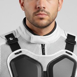 Veste de protection pour moto de qualité supérieure pour hommes, avec matière respirante, doublure douce et zones de sécurité haute résistance. - Product Image 6