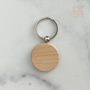 Llavero de Madera Reciclada Hecho a Mano, Diseño Personalizado, Proveedor Mayorista, Llavero de Madera con Acabado Natural, Artículo de Regalo Ecológico Premium - Product Image 6