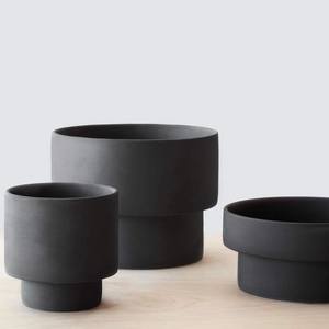 Juego de macetas minimalistas de hierro negro para plantas verdes de interior, para el hogar, la oficina o bodas - Product Image 1