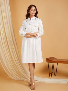 Robe chemise en coton brodé blanc à manches longues, imprimé floral, coupe ample, longueur midi, col rabattu, décontractée, pour le quotidien, printemps - Product Image 1