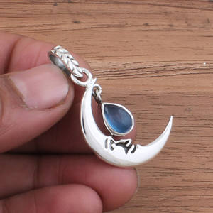 Collar con Colgante de Luna Creciente con Topacio Azul Natural Vintage en Plata de Ley 925, Regalo de Aniversario para Mujer - Product Image 6