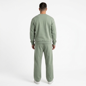 Conjunto de Sudadera de Cuello Redondo Color Verde Salvia para Hombre y Pantalones de Pierna Recta, Conjunto de Dos Piezas a Juego, Ropa Deportiva Informal - Product Image 2