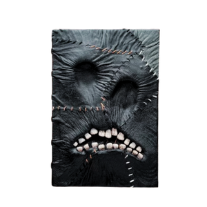 El Grimorio de la Sonrisa Torta, Tapa Dura de Cuero |   Libro de Sombras Hecho a Mano |   Cuaderno de escritura rayado y diario gótico - Product Image 1