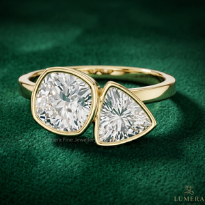 Bague en Moissanite plaquée or 18 carats, taille Trillion et taille Coussin, pour femme |   Bague de fiançailles de luxe avec serti - Product Image 1