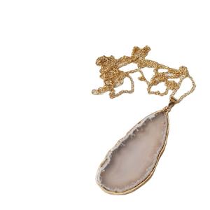 Collar de Cadena con Eslabones Chapados en Oro, Ecológico, Hecho a Mano, con Colgante de Piedra de Ágata, Diamantes y Perlas, Ideal para Fiestas, Estilo Indio - Product Image 1