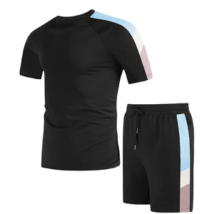 Ensemble d'été pour homme au design minimaliste, tenue décontractée avec empiècements contrastants - Product Image 1