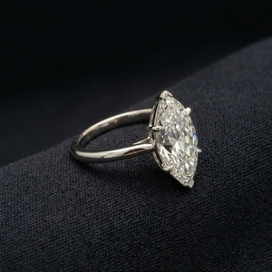 Elegante Anillo de Compromiso y Boda de Oro Blanco de 8K con Diamantes y Engaste de Canal, Certificado IGI, Banda Simple y Brillante, Joyería Atemporal - Product Image 3