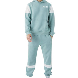 Conjunto Deportivo Holgado para Hombre con Sudadera Oversize y Pantalones a Juego, Ropa Deportiva Moderna para Actividades al Aire Libre - Product Image 1