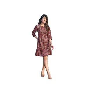 เสื้อพิมพ์ลายสำหรับผู้หญิงจากอินเดียทำจากผ้าฝ้ายเนื้อนุ่มและฟอยล์ - Product Image 1