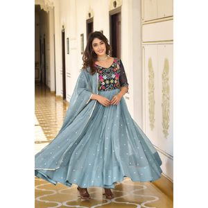 Vestido de Diseñador SIMMER SEQUENCE con Bordado y Trabajo de Hilo, Dupatta Color Cielo - Product Image 1