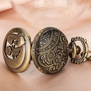Montre de poche à quartz avec motif de couple de Noël, collier, cadeau pour homme, montre de poche pour couple - Product Image 4
